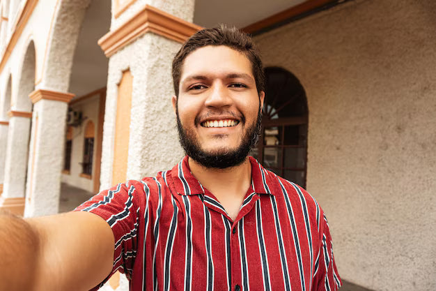 <em>José C.</em>